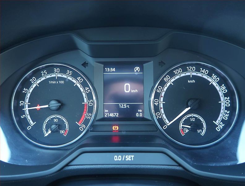 Škoda Octavia (2019) Ambition 1.6 TDI, Tempomat - fotka 11 z 23