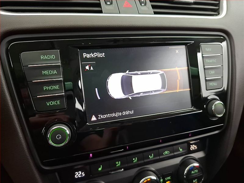 Škoda Octavia (2016) Laurin&Klement 2.0 TDI, 4X4 - fotka 16 z 21