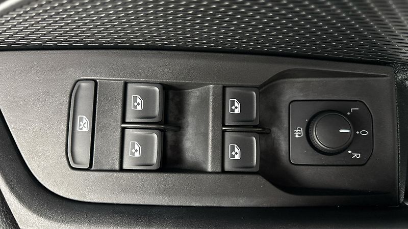 Škoda Octavia 2.0 TDI Ambition Combi - fotka 21 z 25
