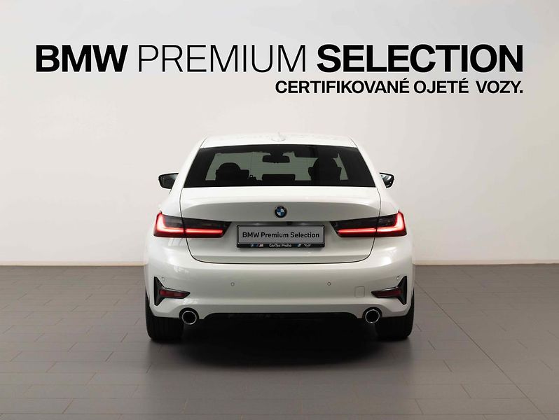 BMW Řada 3 320d xDrive - fotka 4 z 22