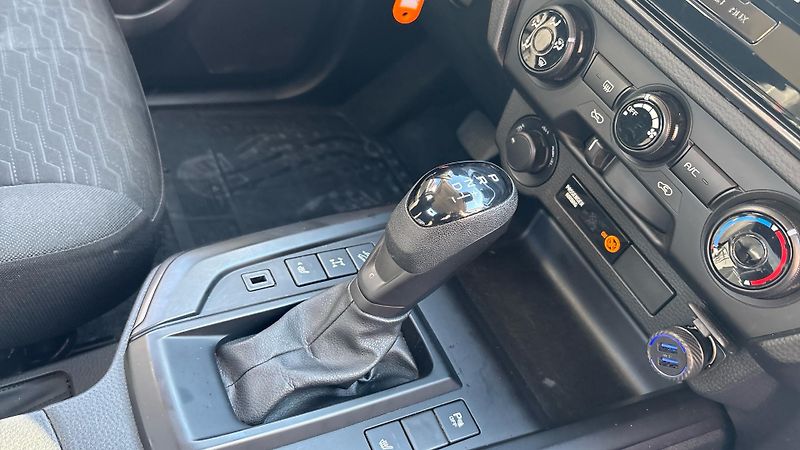 Isuzu D-Max (2025)  Double Cab AT 4x4 1.9 120kW - fotka 15 z 29