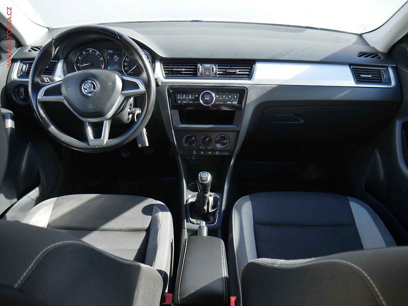 Škoda Rapid (2017) 1.2TSi, Ambition - fotka 8 z 15