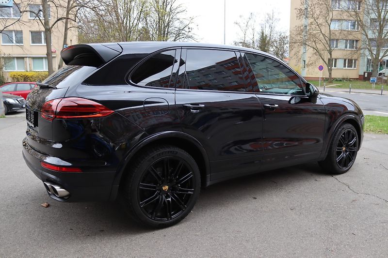 Porsche Cayenne S DIESEL 4.2 V8 283kW 4X4 DPH - fotka 8 z 50