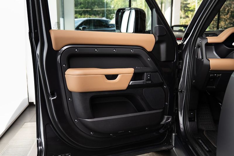 Land Rover Defender 110 V8 P425 X Matné PPF/Meridi - fotka 7 z 27