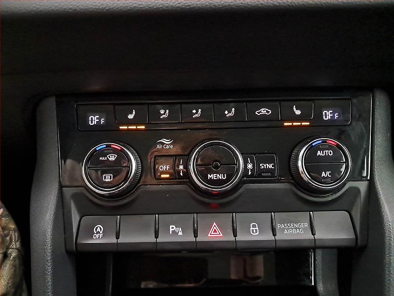 Škoda Karoq (2020) Style 1.5 TSI - fotka 17 z 20