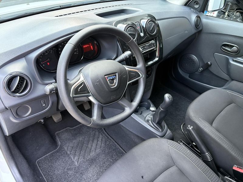Dacia Logan (2018) 1.0 54 kW - fotka 7 z 12