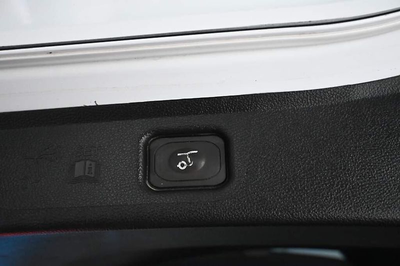 Ford S-MAX (2016) 2.0 132 KW Titanium LED Tažné - fotka 23 z 31