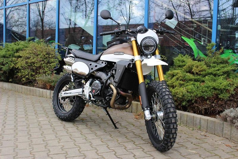 Fantic Caballero 500 Explorer (2024) 2024 SKLADEM - fotka 1 z 8