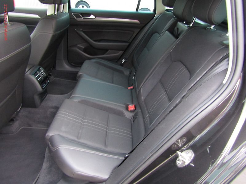 Volkswagen Passat (2018) 2.0TDI, ČR, Alltrack, DSG - fotka 10 z 22