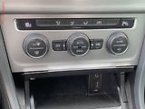 Volkswagen Golf (2015) 2.0TDi, ČR, AC, TZ, park - náhled 14