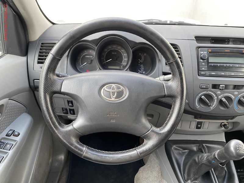 Toyota Hilux (2012) 2.5 D 4x4 DoubleCab, ČR, TZ - fotka 11 z 15