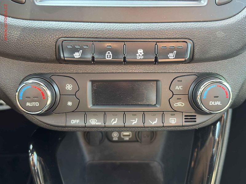 Kia Ceed (2019) 1.6 CRDi, 1.maj,ČR, servis - fotka 18 z 22