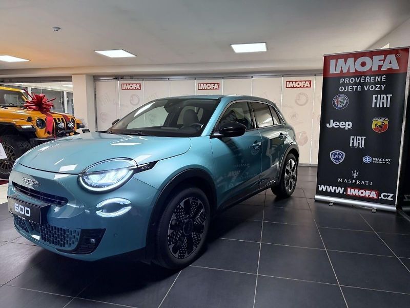 Fiat 600 (2025) 1.2 Turbo Hybrid 145k MHEV eDC - fotka 3 z 19