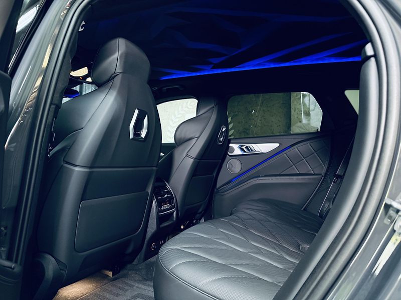 BMW XM (2024) 50e*3R.ZÁRUKA*SERVIS.ZDARMA.29 - fotka 38 z 45