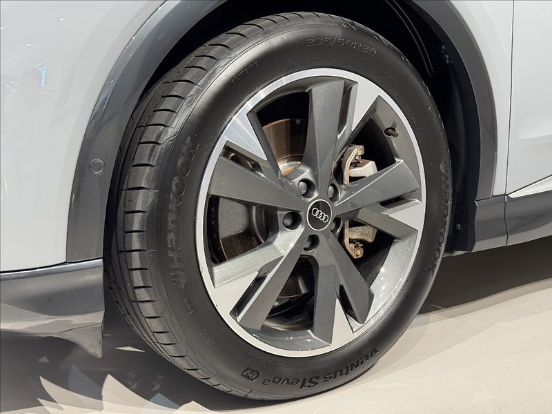 Audi Q4 e-tron 40 150kW S-Line LED Kamera - fotka 8 z 50