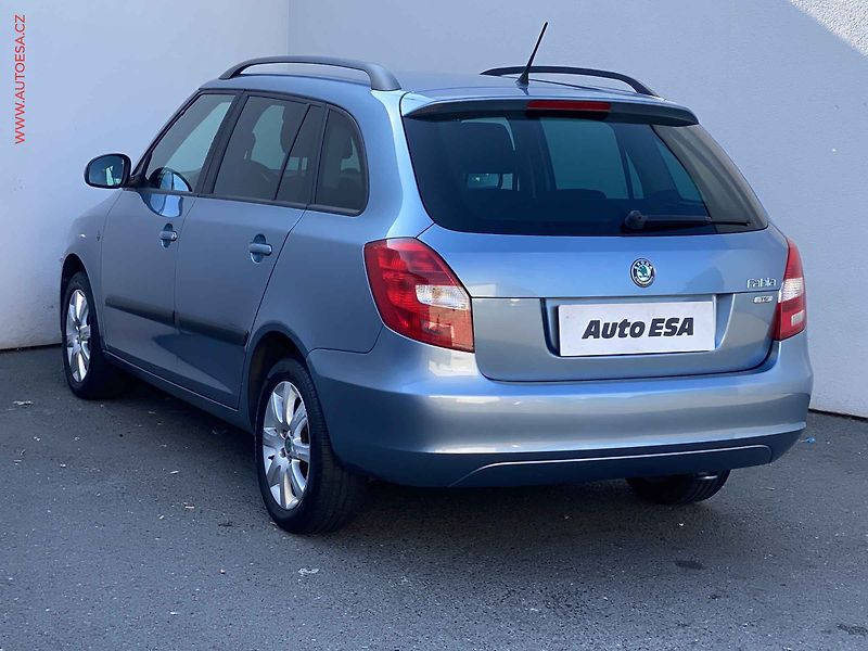 Škoda Fabia (2011) 1.2 TSI, ČR, Ambiente - fotka 6 z 13