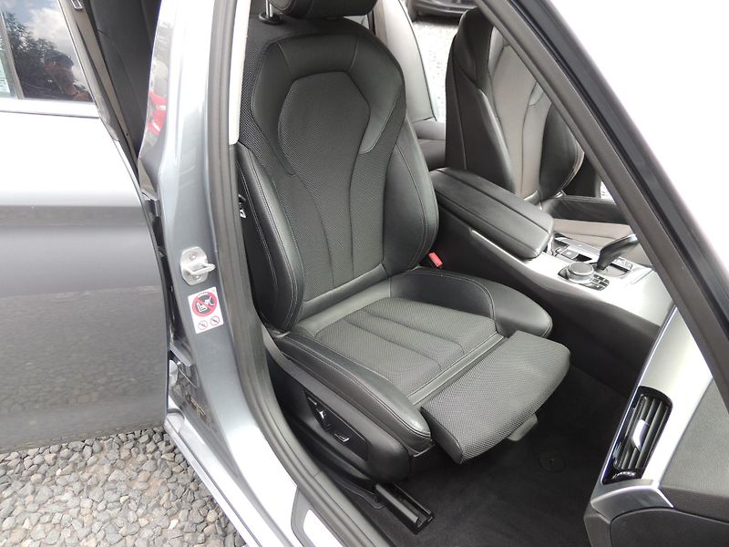 BMW Řada 5 (2017) 520D,Sportline.1.maj,Koup.ČR, - fotka 15 z 44