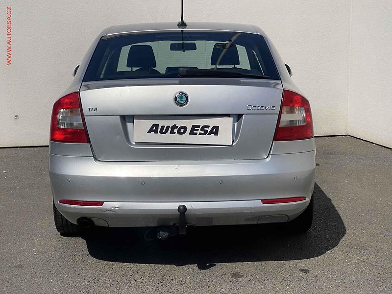 Škoda Octavia (2012) 2.0 TDi, ČR, autoAC - fotka 5 z 18