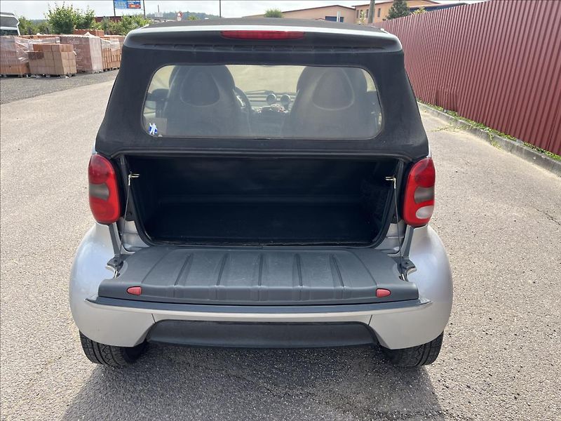 Smart Fortwo 0,7 i CABRIO PASSION KLIMA - fotka 21 z 25