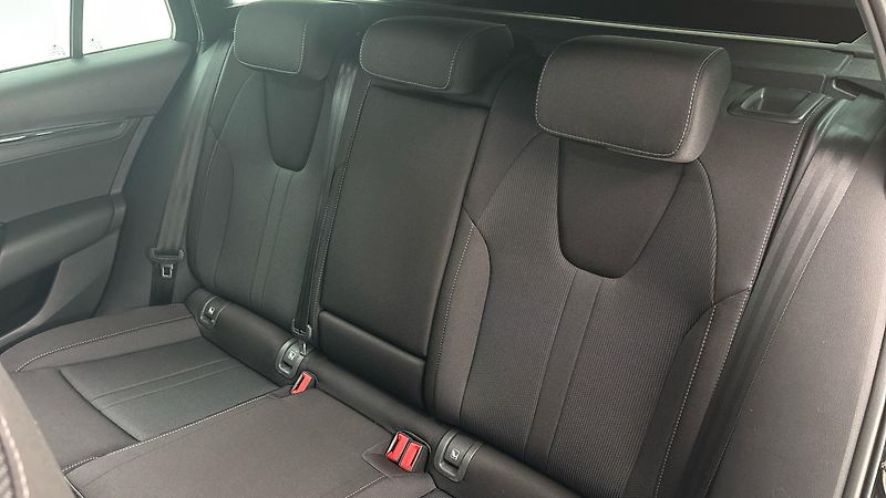 Škoda Octavia 2.0 TDI DSG 4x4 Style Combi - fotka 16 z 25