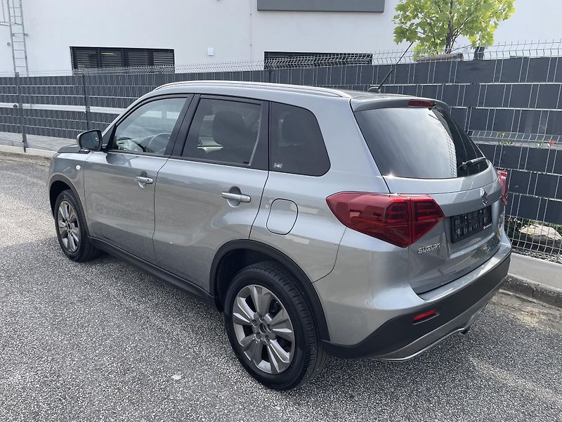 Suzuki Vitara (2021) 1.4 BoosterJet Hybrid - fotka 3 z 33