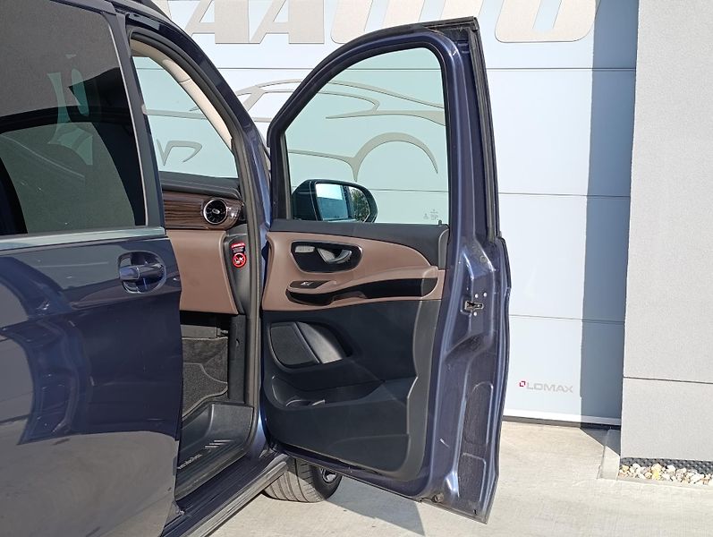 Mercedes-Benz Třídy V 300d AMG 4M ČR 1.MAJ DPH - fotka 34 z 36