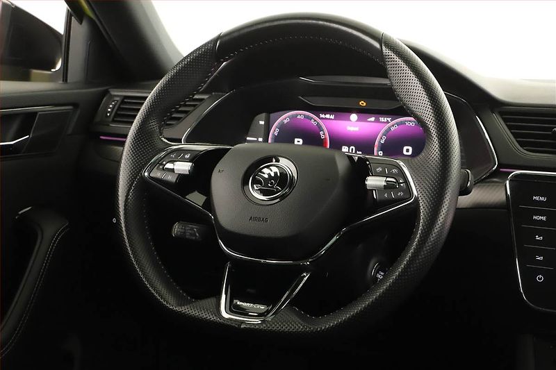 Škoda Superb (2023) Sportline 2.0 TSI - fotka 8 z 20