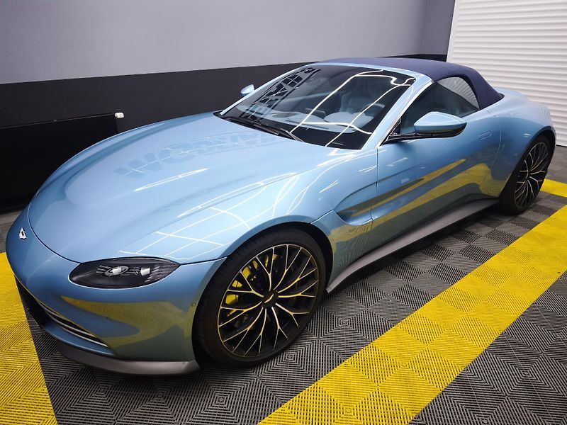 Aston Martin V8 Vantage (2022) - fotka 13 z 33