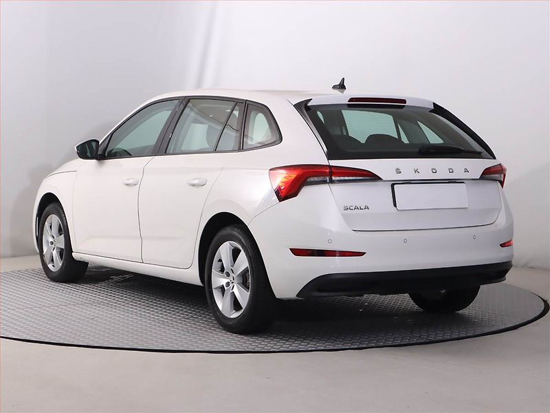 Škoda Scala (2022) Ambition 1.0 TSI, Serv.kniha - fotka 4 z 23