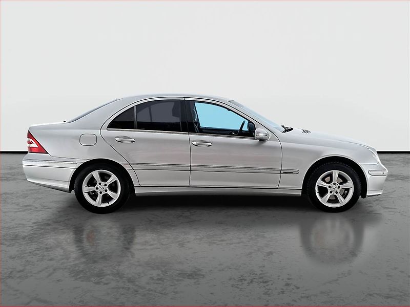 Mercedes-Benz Třídy C (2004) C 220 CDI , Automat - fotka 6 z 17