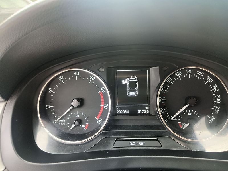 Škoda Rapid 1.2 TSI Spaceback 81kw odpočet - fotka 11 z 31