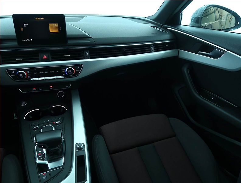 Audi A4 (2016) Ambition 2.0 TDI, Automat - fotka 8 z 19