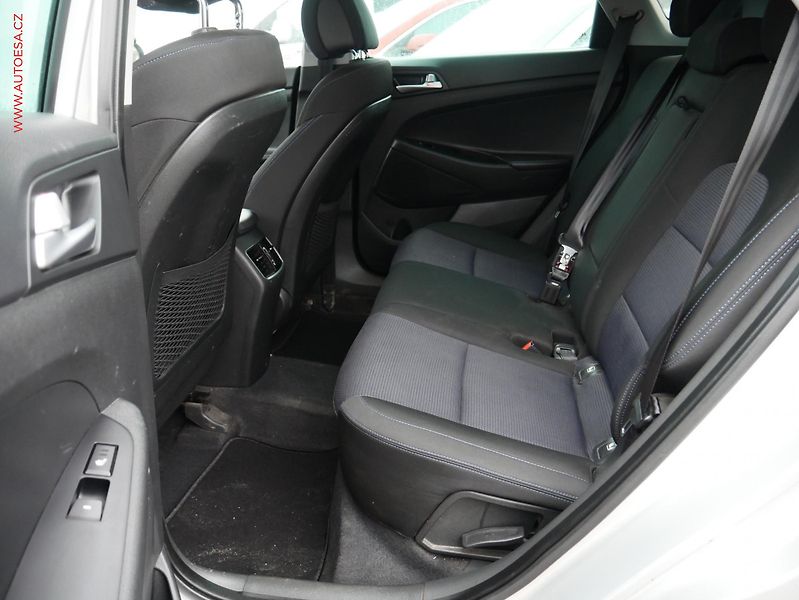 Hyundai Tucson (2016) 2.0 CRDi 4WD, 2.maj,ČR, Navi - fotka 9 z 18
