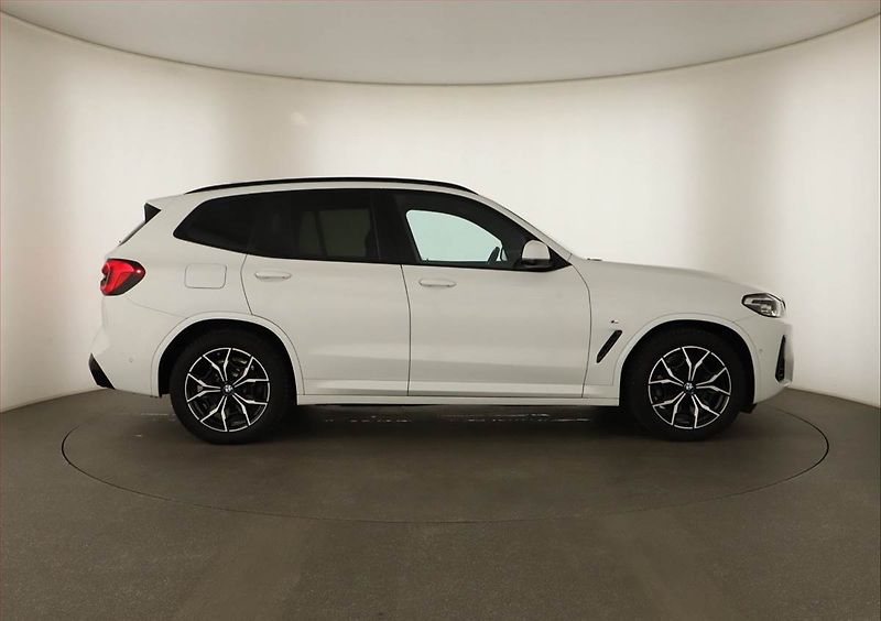 BMW X3 (2022) xDrive20i - fotka 6 z 18