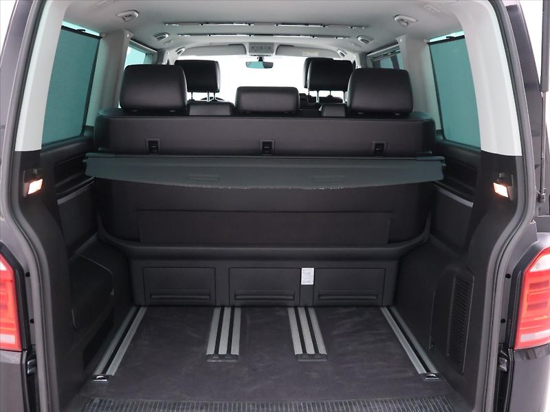 Volkswagen Multivan 2,0 TDI 150kW Highline LED - fotka 10 z 36