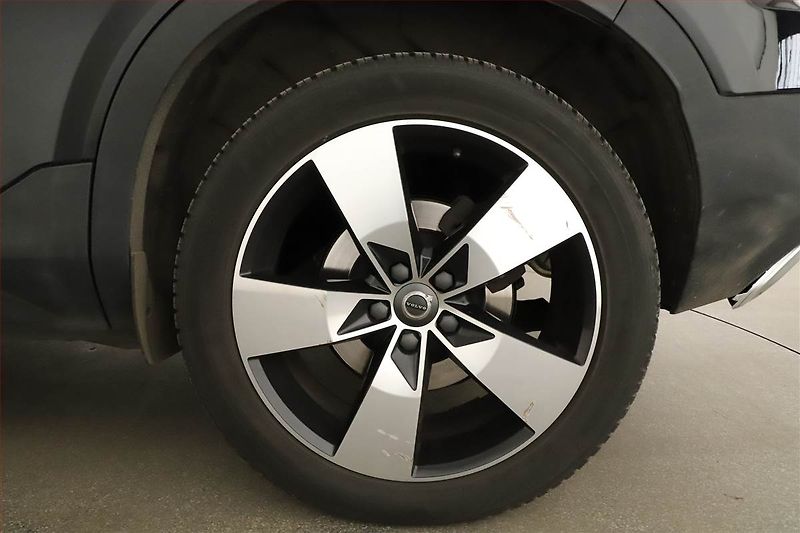 Volvo XC40 (2018) D4 AWD - fotka 12 z 20