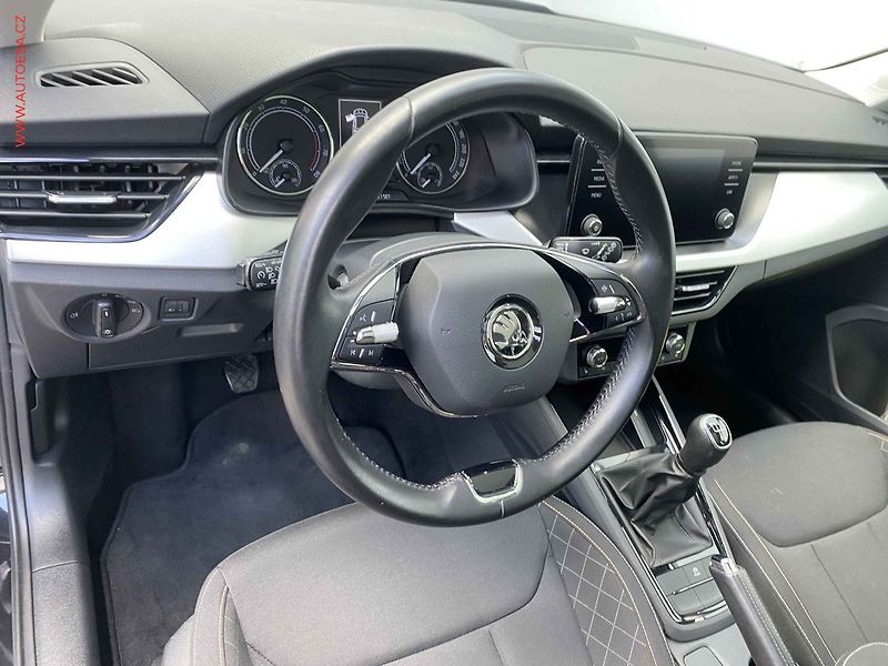 Škoda Kamiq (2020) 1.0 TSi, Drive, panor - fotka 12 z 18