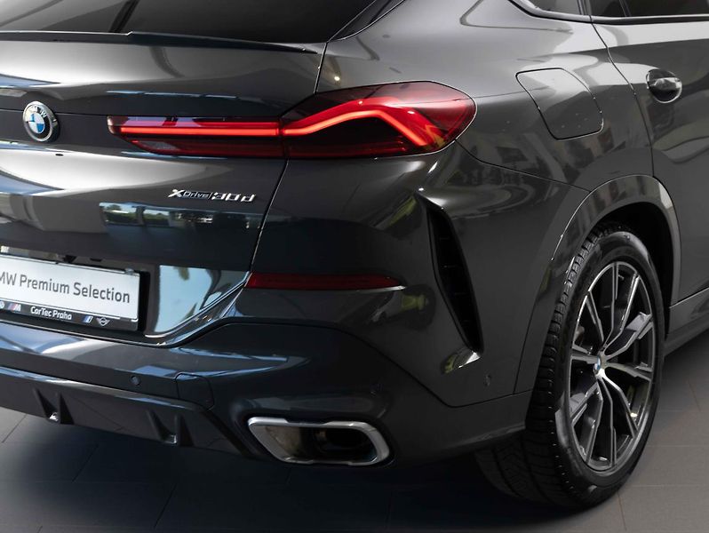 BMW X6 xDrive30d - fotka 9 z 24