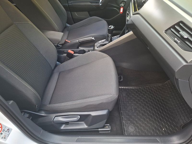 Volkswagen Polo (2017) 1.0TSI 70kW MAN -NOVÉ V ČR - fotka 24 z 39