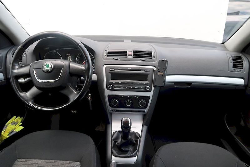Škoda Octavia (2011) Ambiente Plus 1.4 TSI 90 kW - fotka 5 z 22