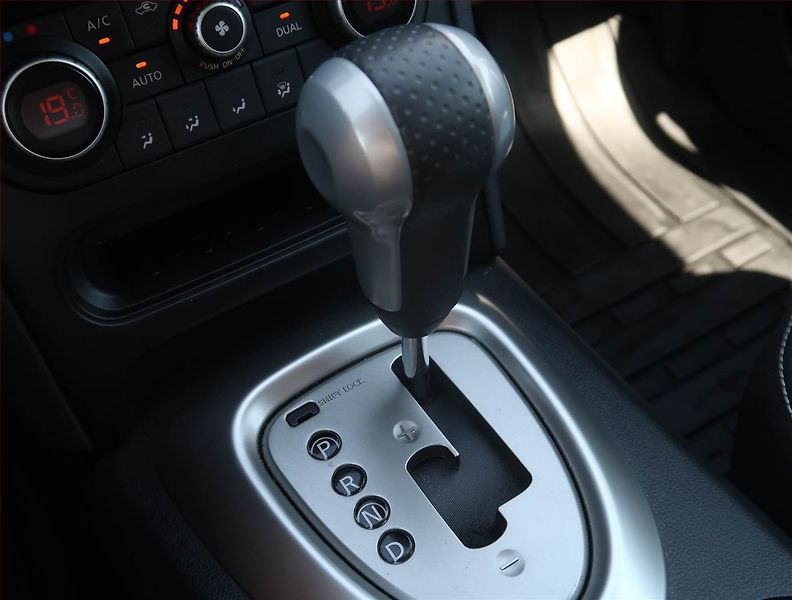 Nissan Qashqai (2013) 2.0, Automat, ČR,1.maj - fotka 13 z 21