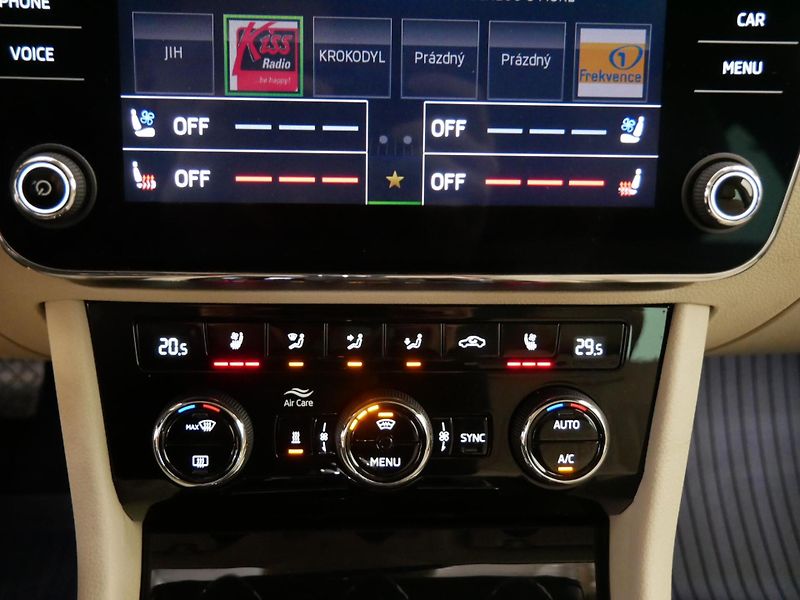Škoda Superb - fotka 14 z 25