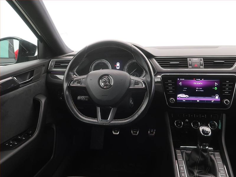 Škoda Superb (2018) Sportline 2.0 TDI, Serv.kniha - fotka 7 z 18