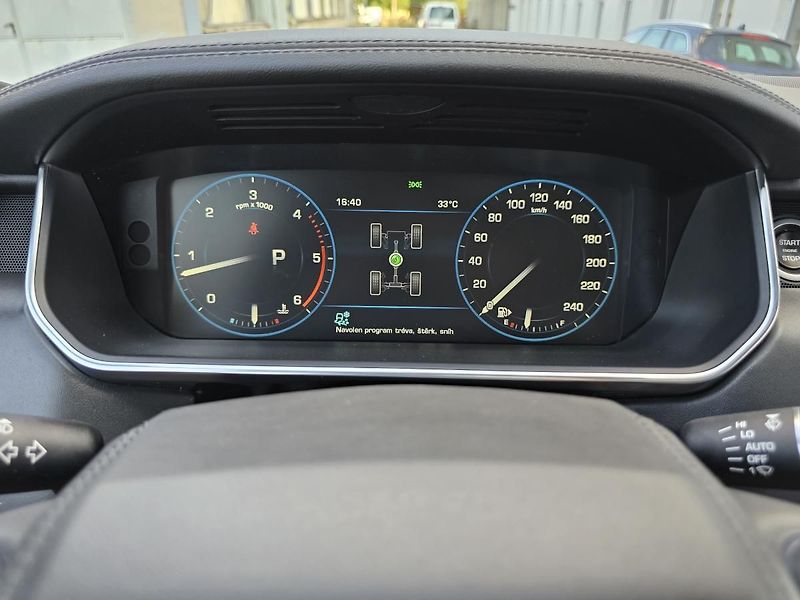 Land Rover Range Rover VOGUE 4,4 V8 250kW 4x4 TAŽNÉ - fotka 50 z 61