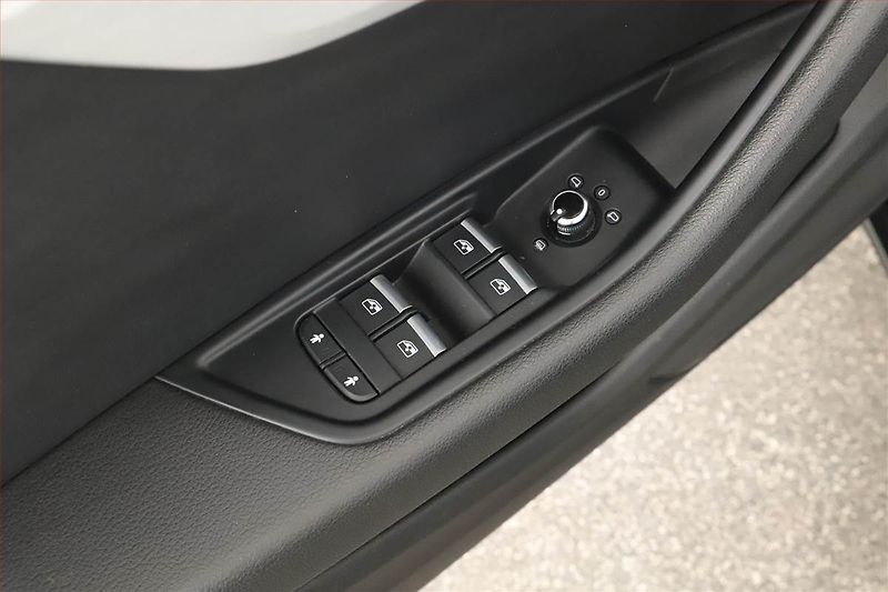 Audi A4 (2018) S-Line 3.0 TDI - fotka 9 z 20