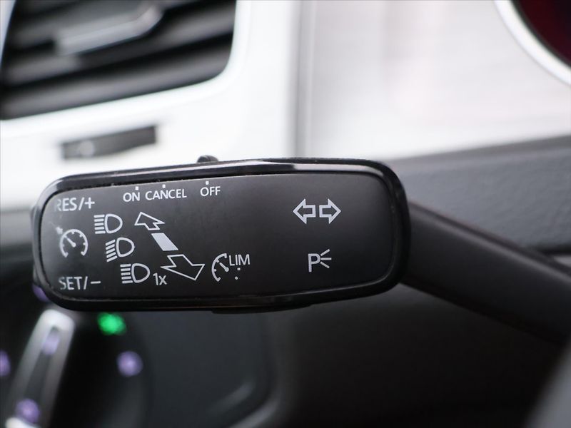 Volkswagen Golf 2.0 TDI 110kW Comfortline - fotka 17 z 30