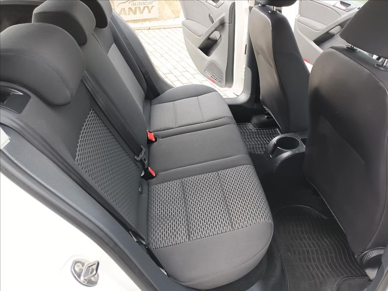 Volkswagen Golf 1,4 16V,59KW,TREND,KLIMA,ESP, - fotka 22 z 33