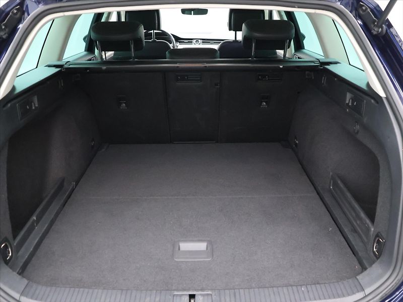 Volkswagen Passat Variant 2,0 TDI 110kW DSG Highline LED - fotka 10 z 32