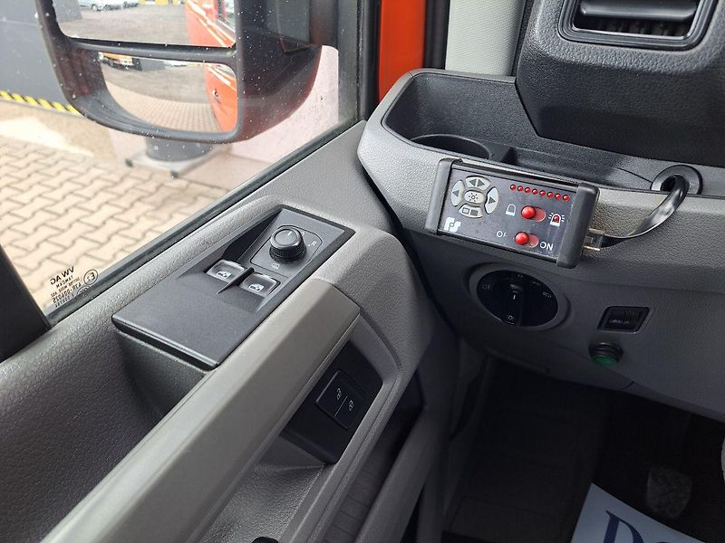 Volkswagen Crafter (2019) 2.0 TDI, ZÁRUKA - fotka 16 z 25