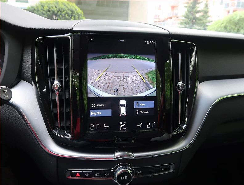 Volvo XC60 (2019) D4 - fotka 20 z 27